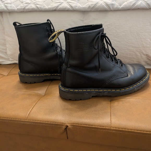 Dr. Martens Black Lace-Up Boots 1460 - Picture 4 of 7